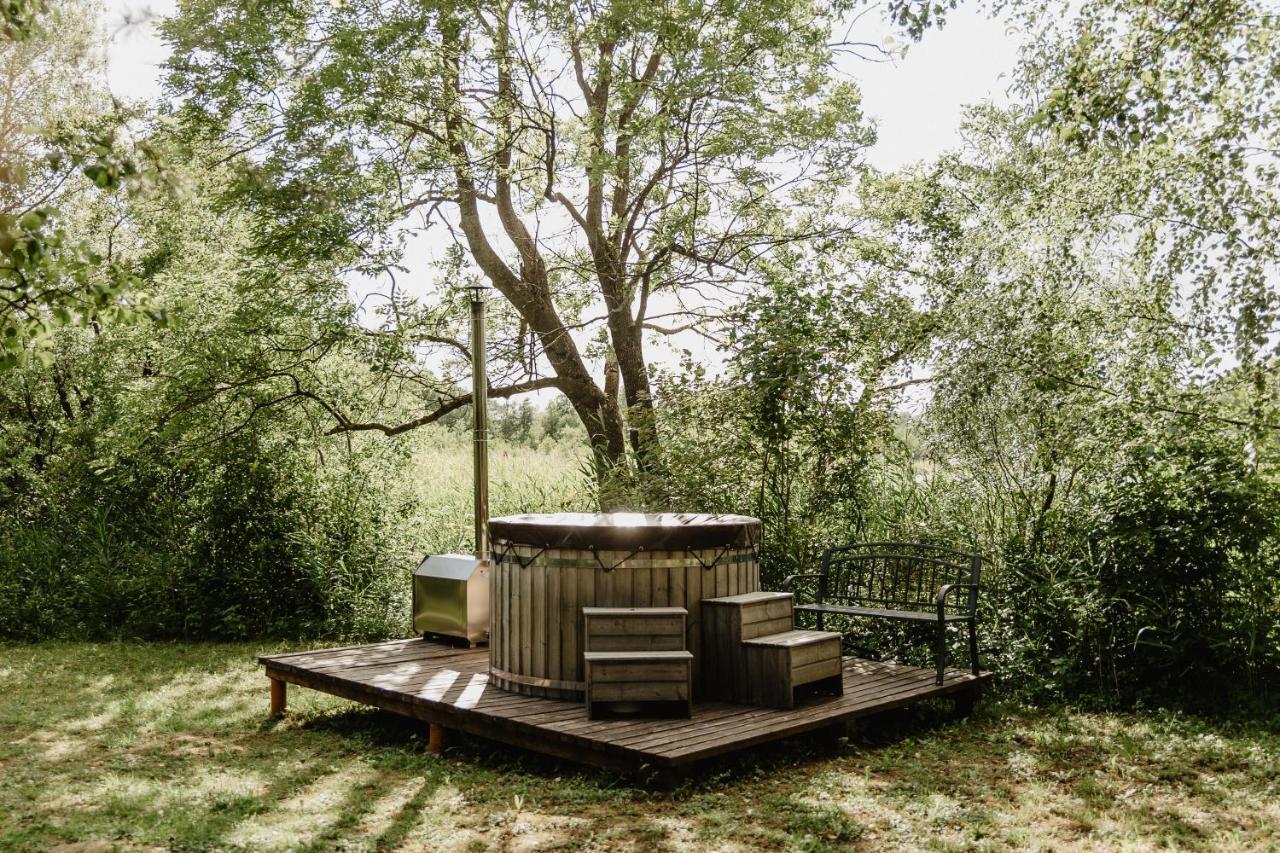 Kutsyuny Berzu Namelis - Birch Cabin מראה חיצוני תמונה